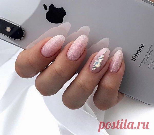 Модный маникюр 2021-2022 года: лучшие идеи, новинки, тенденции, фото Каким будет самый модный маникюр 2021-2022 года: фото, дизайн, тенденции, новинки. Лучшие идеи дизайна ногтей, модный маникюр гель лаком на длинные и короткие ногти, нежный и роскошный модный маникюр.