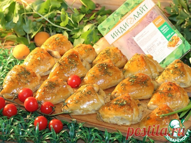 Рожки-пирожки с индейкой. Рожки-пирожки на картофельном тесте с начинкой, очень мягкие и ароматные. Тонкая румяная корочка и немного слоистая выпечка. Очень аппетитная и сытная начинка из фарша индейки с луком и грибами. Попробуйте приготовить, это очень вкусно!