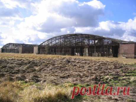 Panoramio - Photo of alte Flugzeughallen