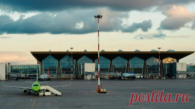 В Пулково задержаны почти 40 рейсов на вылет и прилет