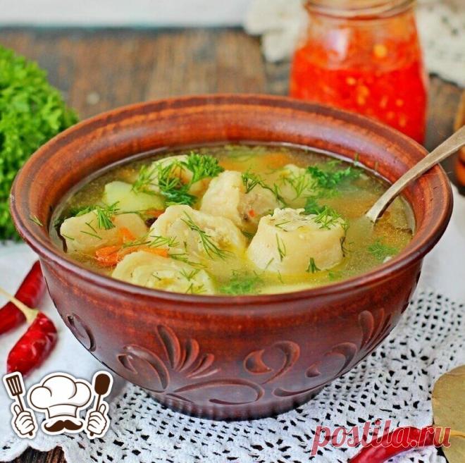 Готовим суп - душевный и простой. Как из бабушкиной печки!‍🥔🥕🥟

Рецепт этого быстрого и очень вкусного супчика мне, как, возможно, и многим, знаком с детства. Рецепт-выручалочка, когда нужно приготовить что-то по-быстрому. Особенно удобно, если есть готовый бульон в холодильнике, а от пельменей остался небольшой кусочек теста. Тогда — это лучший вариант для ужина. Приготовьте суп, и на душе станет теплее, словно как в детстве, побывали в гостях у бабушки. 

250 мясного ...