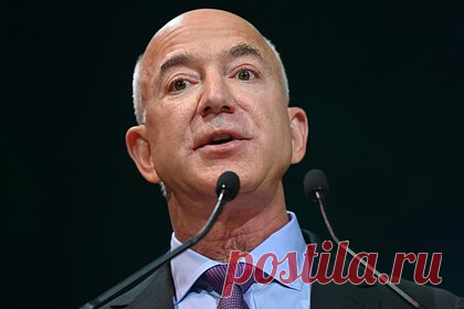 Яхта Безоса за 40 миллиардов рублей побила мировой рекорд. Мегаяхта основателя Amazon Джеффа Безоса побила мировой рекорд и стала самым большим судном в мире. Известно, что предприниматель приобрел 127-метровую парусную яхту, которая получила название Koru, за 485 миллионов долларов (40 миллиардов рублей) у нидерландской верфи Oceanco.