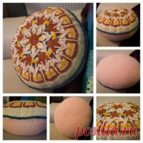 Мандалы крючком. Схемы
Мандала – это символическое изображение вселенной. Её составные части соответствуют тем или иным аспектам буддийского учения. Есть множество видов мандал, и создают их разными способами: рисуют, сооружают трёхмерные модели или делают из цветного песка. Мандала может использоваться в разных пракиках, и это сложный инструмент для развития положительных качеств, необходимых, чтобы приносить пользу другим.
● Материалы для создания этой красоты можно прио...