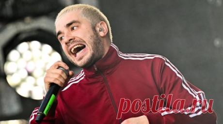 Известный рэпер Хаски посетил матч между «Сибирью» и «Амуром» в КХЛ. Известный рэпер Хаски сфотографировался с маскотом ХК «Сибири» — снеговиком и в свитере команды. Читать далее