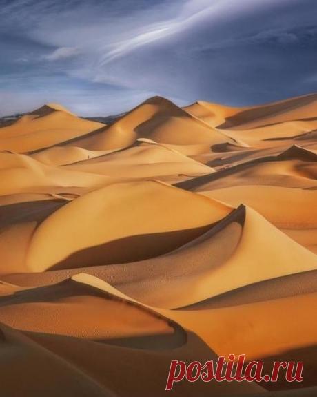 Национальный парк Долина Смерти является наиболее засушливым национальным парком в США, расположенном к востоку от горного хребта Сьерра-Невада в штате Калифорния, США, а также в небольшом анклаве в штате Невада