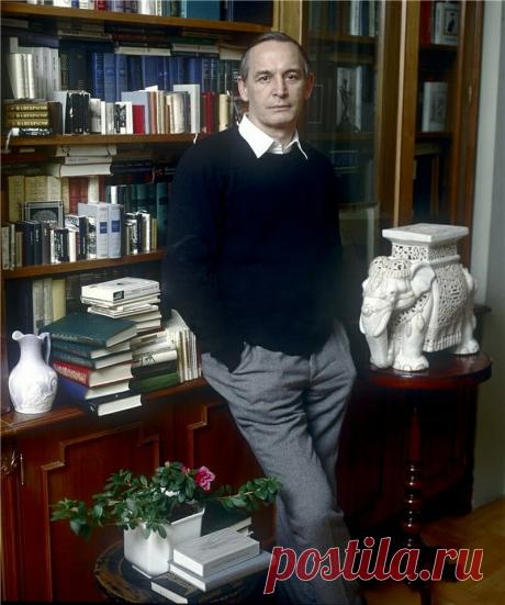 Василий Лановой