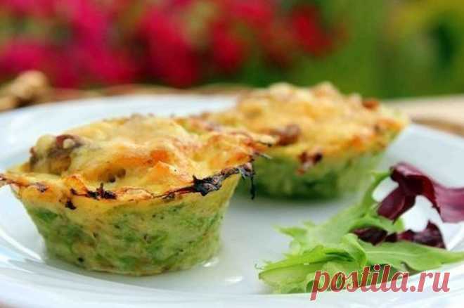 Диетические корзиночки из кабачков с куриной начинкой.