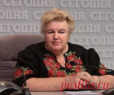 Польза полыни для здоровья Полынь горькая содержит горькие гликозиды (абсинтин и артемизин), лактоны, сапонины, флавоноиды, фитонциды, эфирные масла (туйон, фелландрен), смолистые и дубильные вещества.