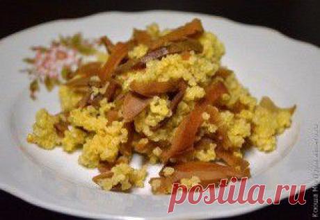 Пшенная каша с сушеными яблоками