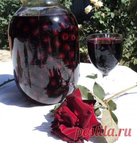 Вишневая настойка на водке Каждый, кто владеет небольшим участком дачи и вкладывает в него силы — получает неплохой урожай фруктов и овощей. В последствии изготовленные компоты, варенья и соленья будут хорошим лакомством в зимн…