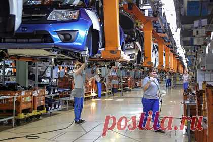 «АвтоВАЗ» назвал срок производства электромобилей. Начало массового выпуска электромобилей Lada намечено на 2027-2028 годы. Об этом на московском международном форуме автомобилестроения IMAF-2021 заявил президент «АвтоВАЗа» Николя Мор. Он подчеркнул, что эти планы в вопросе реализации еще необходимо обсудить с российским правительством.