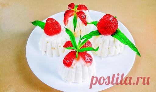 Кокосовые пирожные (без выпечки)
#рецепт_cakepro

Продукты (на 8 порций)
Сырки творожные, ванильные - 4 шт. (360 г)
Сливки 20% - 200 г
Стружка кокосовая - 160 г
Пудра сахарная - 3 ст. ложки
Желатин - 25 г
Вода - 4 ст. ложки
Для украшения:
Клубника - 50 г
Мята или мелисса свежая - по вкусу

Как приготовить кокосовые пирожные без выпечки:

 Заливаем желатин водой для набухания.

 В отдельную емкость отправляем творожные сырки, сахарную пудру и сливки.

 Взбиваем все ингредие...