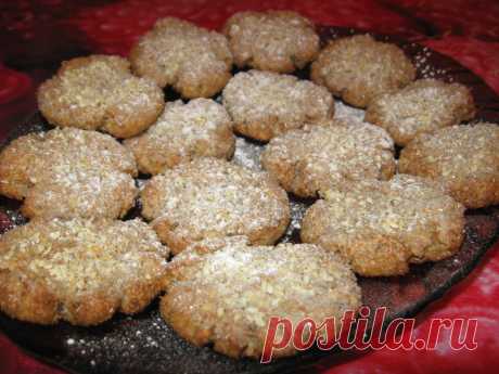 Морковное печенье
#кулич  #рецепт   #кулинария   #печенье
Ингредиенты:
Морковь 1 шт (80-100 г),
овсяная мука 50 г, 
белок 1 шт,
сода на кончике ч.л. гашеная лимонным соком, 
изюм 10 г, 
корица, ванилин, 

Приготовление:
