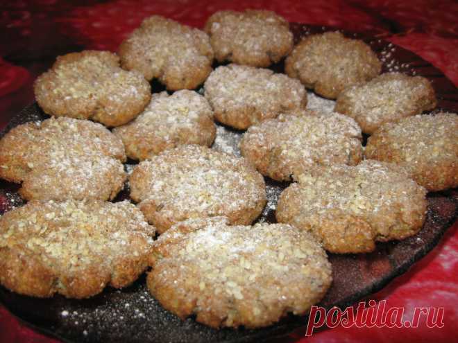 Морковное печенье
#кулич  #рецепт   #кулинария   #печенье
Ингредиенты:
Морковь 1 шт (80-100 г),
овсяная мука 50 г, 
белок 1 шт,
сода на кончике ч.л. гашеная лимонным соком, 
изюм 10 г, 
корица, ванилин, 

Приготовление: