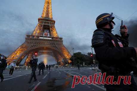 И Эйфелева башня станет минаретом. Самым высоким в мире...