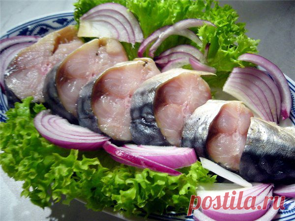 Маринуем скумбрию под картошечку....