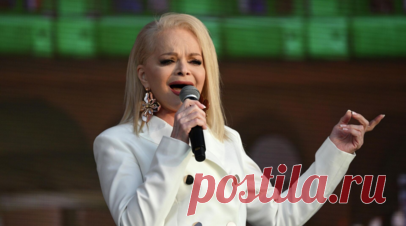 Baza: россияне стали массово сдавать билеты на концерты Долиной. Россияне массово отказываются от билетов на концерты певицы Ларисы Долиной, пишет Telegram-канал Baza. Читать далее