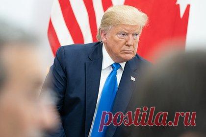 В США рассказали о неуважении Трампа к ветеранам войны. Экс-глава президентской администрации США Джон Келли рассказал о неуважении бывшего американского лидера Дональда Трампа к ветеранам войны. «Зачем мне идти на это кладбище? Там полно неудачников», — вспоминает Келли слова Трампа, который отказывался посещать американское мемориальное кладбище Эн-Марн.