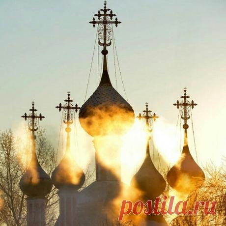 Спасибо, жизнь, за то, что вновь приходит день...
Роберт Рождественский