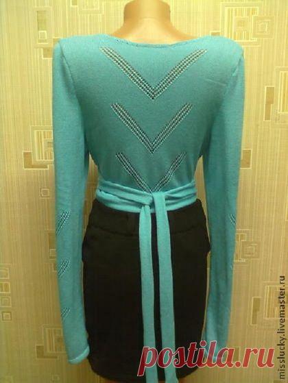 Легкая, нежная яркая весенняя кофточка с ажурными вставками на рукавах и спинке связана из Итальянской пряжи с хлопком, яркий цвет поднимет настроение, модель прекрасно комбинируется с юбкой, брюками, можно одеть поверх майки, топика, а также на коротенькое платье-футляр, вариантов множество.
Возможны варианты в других цветах.