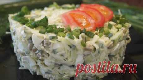 Салат с капустой, яйцом и зеленым горошком. Быстро, Просто и Доступно! рецепт с фотографиями