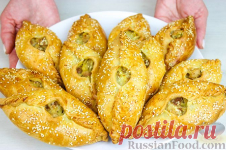 Сочные пирожки-расстегаи с курицей и картошкой: приготовьте и сорвите овации