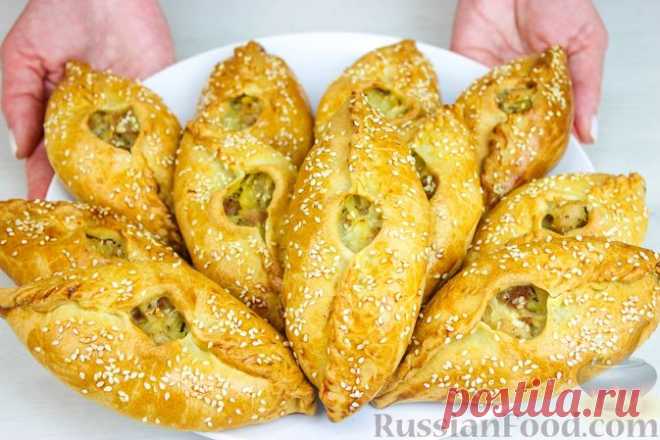 Сочные пирожки-расстегаи с курицей и картошкой: приготовьте и сорвите овации