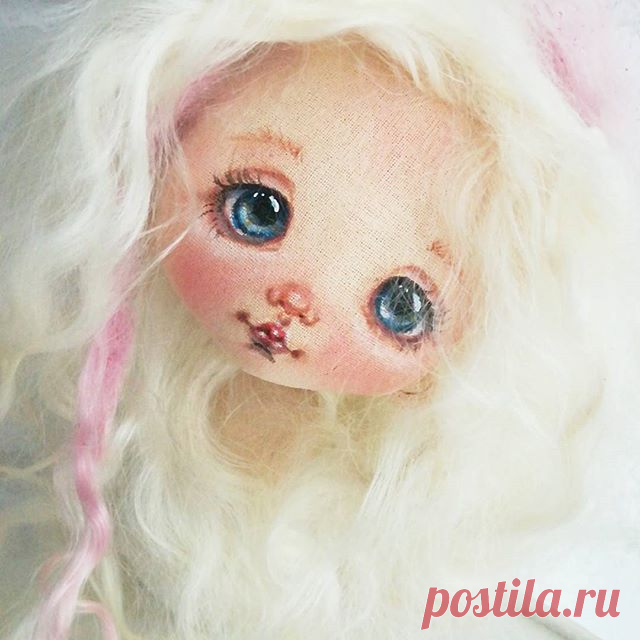 Блонд с розовыми прядями Нннада?😎
#процесс  #куклатекстильная  #блондинка