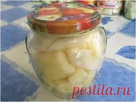 Чудо - дыня 

Эти прекрасные кусочки дыни впервые попробовала на Рождество у сестры. Вы даже не представляете как это было вкусно, кусочки прям таяли во рту. Тогда сестра закрыла всего лишь 3 баночки (порцию) для пробы. В этом году, естественно, было закрыто в разы больше такой чудесной дыни. Приготовление очень простое, но результат Вас приятно обрадует, особенно, если откроете такую баночку сладеньких дынь среди зимы. 

Дыни 2-2.5 кг 
Сахар 2 ст. 
Лимонной кислоты 1 ч.ло...