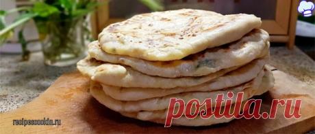 Вкусные лепешки с картошкой, сыром и зеленью

Несладкая выпечка
Дагестанские лепешки «чуду» делаются очень быстро. Готовятся они на сухой сковороде — никакого жирного масла.
Ингредиенты:
Показать полностью...