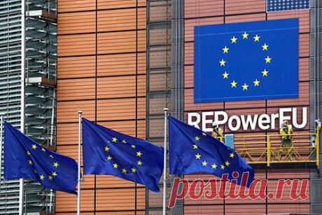 Дипломат предрек ЕС саморазрушение из-за антироссийского курса. Европейские элиты, которые сознательно взяли антироссийский курс в основу внешней политики Евросоюза (ЕС) и бросили на противостояние с Москвой все имеющиеся у них ресурсы, не свернут с этого пути, потеря ощущения реальности и продолжение этого курса приведет объединение к саморазрушению.