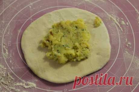 Пирожки тонкие с картошкой. Постная кухня, но я такие пирожки готов есть каждый день, 365 раз в году - такие вкусные... | Деревенские записки | Дзен