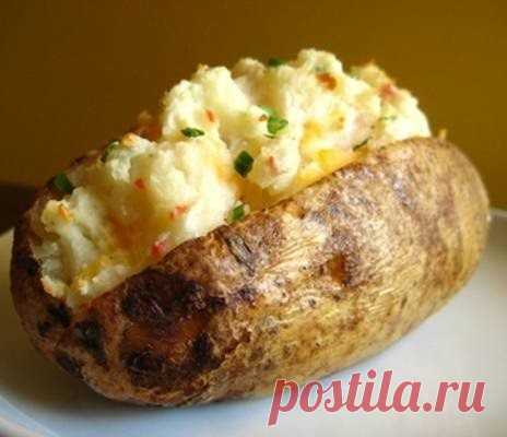 ​Запеченный картофель с соусом