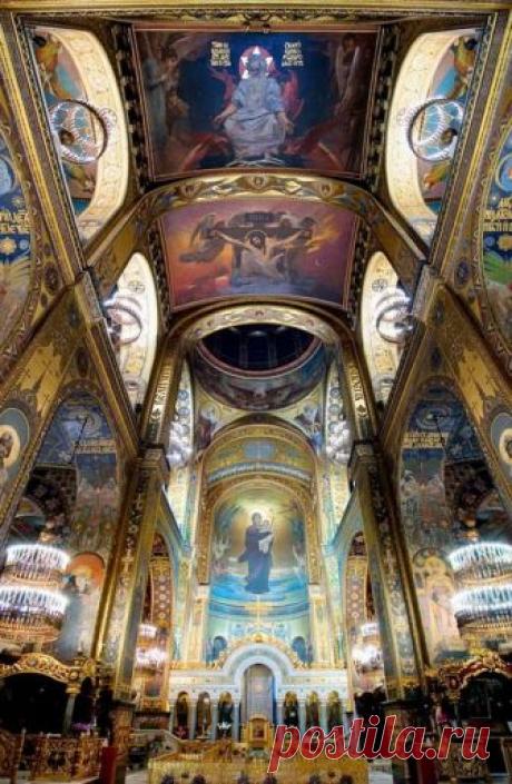 The Cathedral of St Vladimir (St. Volodymyr's Cathedral) interior, Kiev…