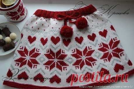 ЮБКА ДЛЯ ДЕВОЧКИ

Кратенькое описание.

Набирала 208 петель на 8 раппортов на круговые спицы красной нитью. Если память не изменяет раппорт 26 петель. 4 ряда платочной вязкой ( учтите, что вяжем по кругу). После чего переходим на белую пряжу. Вяжем 4 ряда чулочной вязкой, затем по схеме. После 50 ряда сделала 4 петли убавки равномерно, чтобы следующий рисунок лег четко без смещений. Таким образом на спицах 204 петли. Последним орнаментом ( на схеме 53-58 ряды) выполняем по...