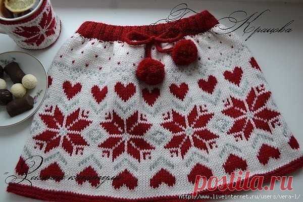 ЮБКА ДЛЯ ДЕВОЧКИ

Кратенькое описание.

Набирала 208 петель на 8 раппортов на круговые спицы красной нитью. Если память не изменяет раппорт 26 петель. 4 ряда платочной вязкой ( учтите, что вяжем по кругу). После чего переходим на белую пряжу. Вяжем 4 ряда чулочной вязкой, затем по схеме. После 50 ряда сделала 4 петли убавки равномерно, чтобы следующий рисунок лег четко без смещений. Таким образом на спицах 204 петли. Последним орнаментом ( на схеме 53-58 ряды) выполняем по...