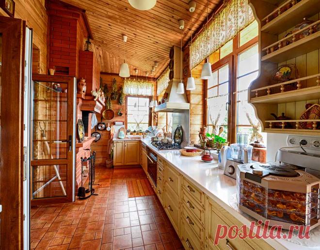 кухня в загородном доме.