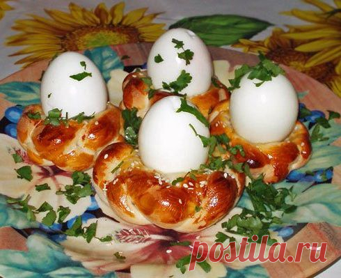 Пасхальные, медовые веночки с яйцами. http://vkus.3dn.ru