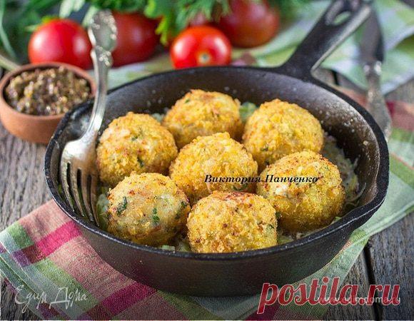 Фишболы по-французски. Ингредиенты: горчица с зернами, яйца куриные, сухари панировочные Фишболы (дословный перевод с англ. — «шарик из рыбы») - это небольшие рыбные котлетки с хрустящей корочкой.