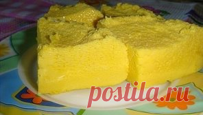 ВКУСНЫЙ ОМЛЕТ: ТОП-6 РЕЦЕПТОВ ✨
1) ВАРЁНЫЙ ОМЛЕТ В ПАКЕТЕ 
ИНГРЕДИЕНТЫ:
● 3 яйца,
● 2/3 стакана молока,
● соль.
ПРИГОТОВЛЕНИЕ:
Если вы любите сладкий омлет, то можете добавить сахар. Если что-то попикантнее, то зелень. 
Взбиваем миксером яйца с солью до пены, добавляем молоко и взбиваем опять. Масса жидкая, но пышненькая получается.
Берем два целлофановых пакета, складываем один в один и выливаем массу. Завязываем мешочек и опускаем в кипящую воду ровно на 30 минут.Через 30 мину