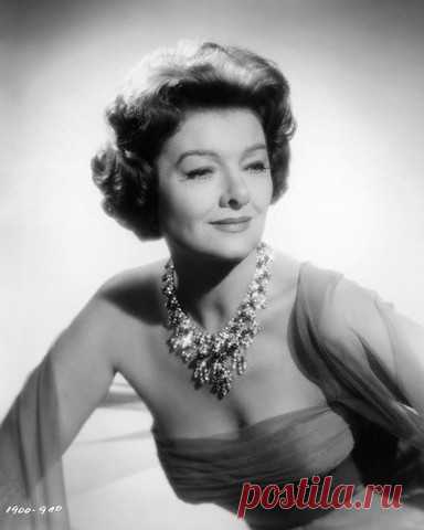 Мирна Лой (Myrna Loy)
-  2 августа, 1905 • 14 декабря 1993