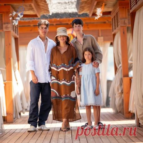 Екатерина Климова опубликовала в личном блоге новые фото своих детей — 19-летнего Матвея, 17-летнего Корнея и девятилетней Беллы. Актриса поделилась новыми снимками в честь дня рождения Корнея.