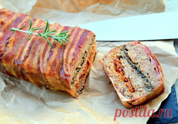 Слоёная мясная запеканка в беконе