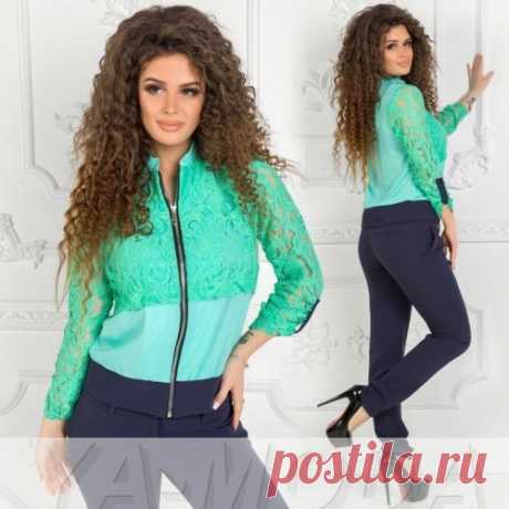 Брючный костюм с гипюровой кофтой
