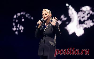 Адвокат Лурье назвала политологическую экспертизу Долиной ненаучной. На этот счет есть соответствующее разъяснение Минюста, заявила адвокат покупательницы квартиры артистки Светлана Свириденко