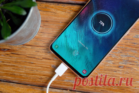 Приложения разряжают смартфоны. Как правильно настроить аккумулятор в Samsung, Honor и Xiaomi Интернет уже который день взволнован сообщением кибербезопасников из Bitdefender о приложениях, которые быстро и незаметно разряжают смартфоны. Пользуясь случаем, Лайф напоминает о нескольких простых правилах, которые помогут экономить заряд батареи.