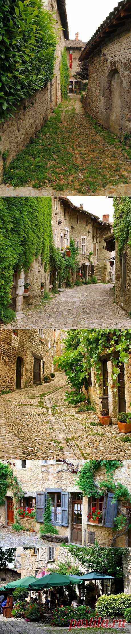 Средневековая деревня Перуж (Pérouges)