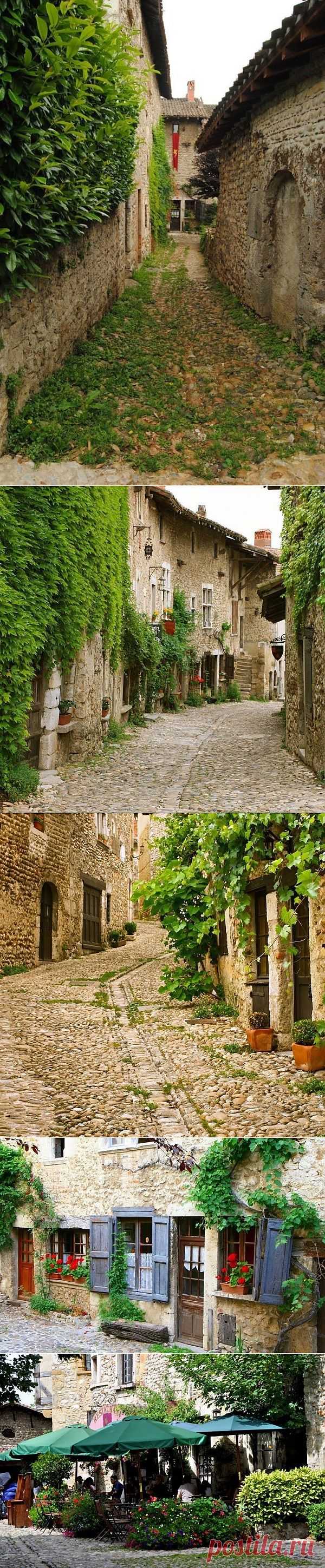 Средневековая деревня Перуж (Pérouges)
