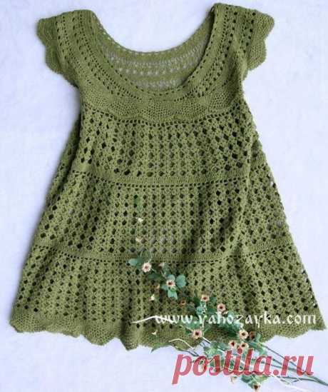 Топ на круглой кокетке крючком.