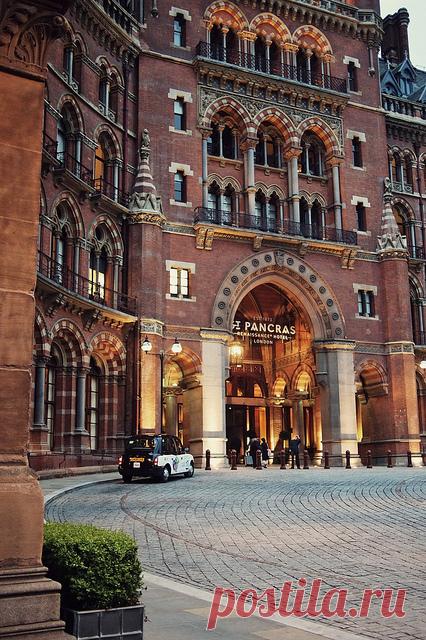 дворцы и дома